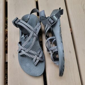Chaco ZX/2 Classic Black White Gray Geometric Chevron Dagger Strappy Sandals 9